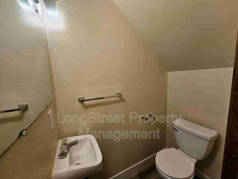 3211 Se Wake St #1 - Photo 6 of 16