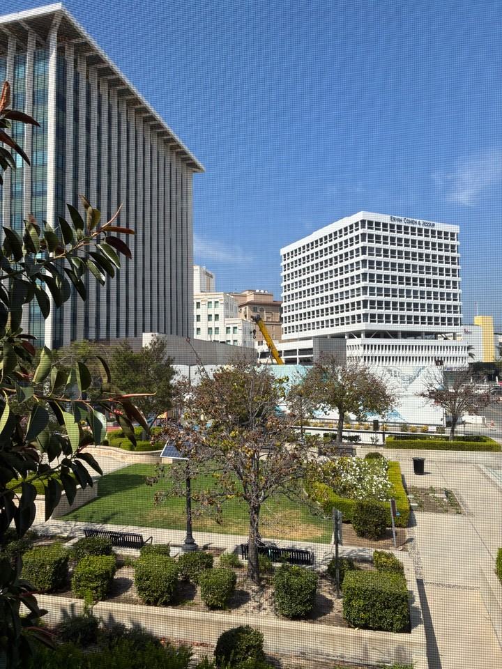 133 S Reeves Dr #C - Photo 3 of 11