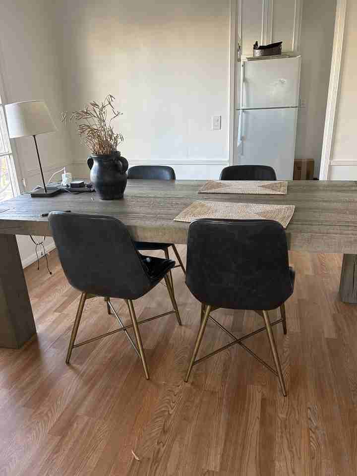 133 S Reeves Dr #C - Photo 4 of 11