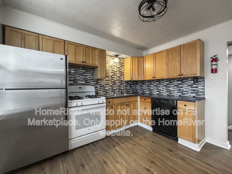 555 Orchard Ave #2 - Photo 3 of 17