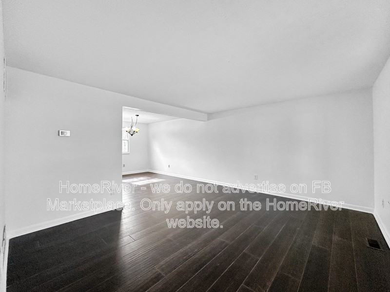 5686 Planet Dr - Photo 4 of 21