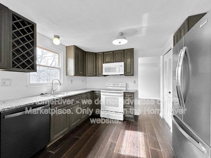 5686 Planet Dr - Photo 6 of 21