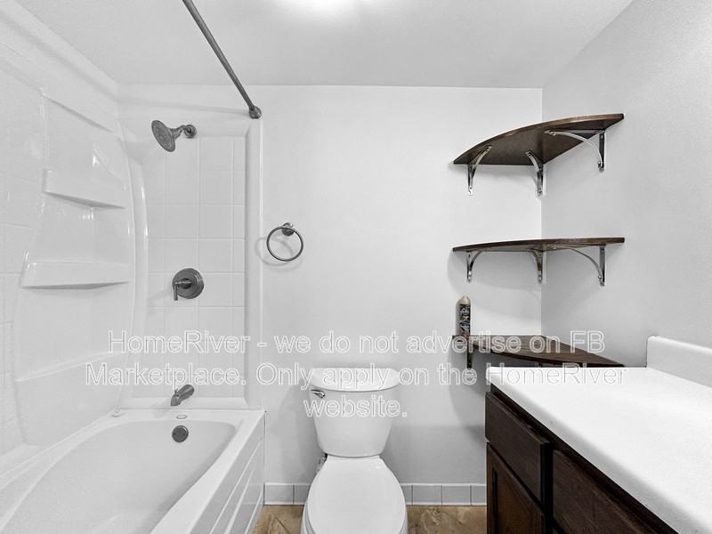 5686 Planet Dr - Photo 4 of 20