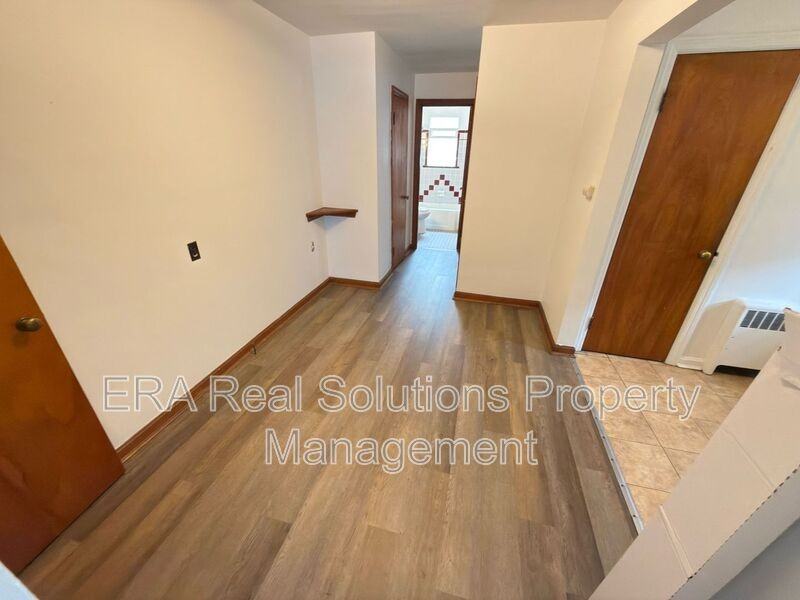 9494 Reading Rd - Photo 2 of 9