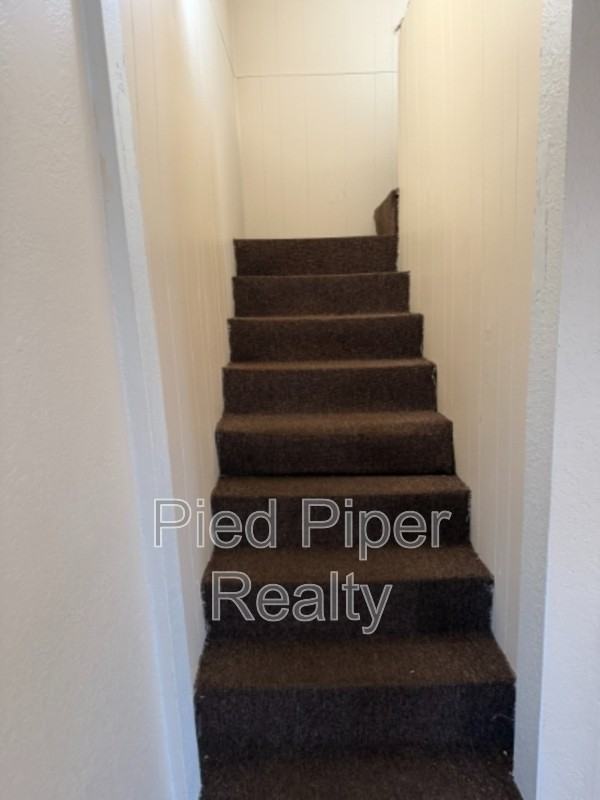 601 N Winnebago Ave - Photo 7 of 8