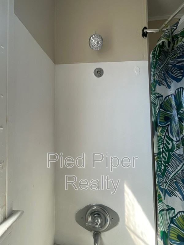 434 1/2 S State Ave - Photo 6 of 24