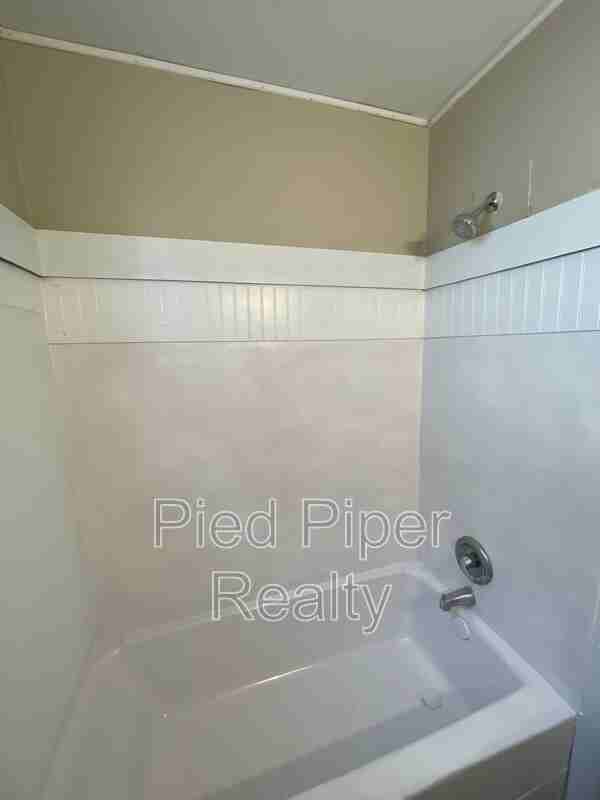 1254 S Chicago Ave - Photo 3 of 21