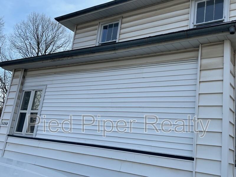 1254 S Chicago Ave - Photo 4 of 21