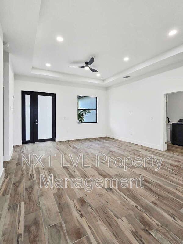 4113 Kismet Pkwy W - Photo 4 of 34