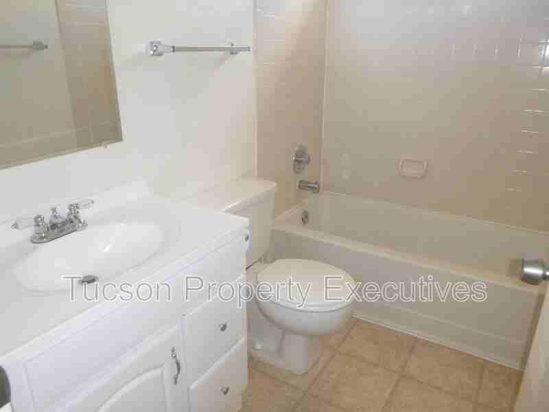 9472 N Albatross Dr - Photo 4 of 30