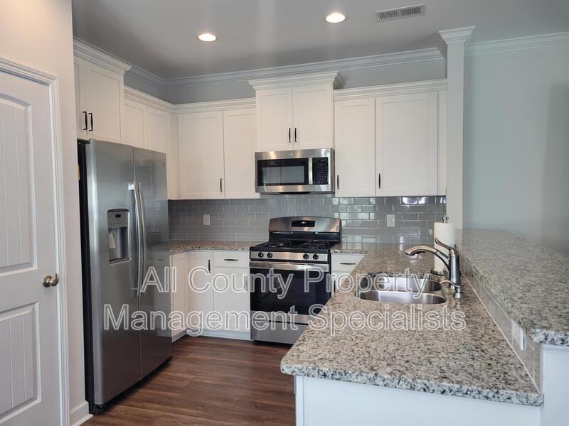 1171 Bergenfield Ln - Photo 3 of 11