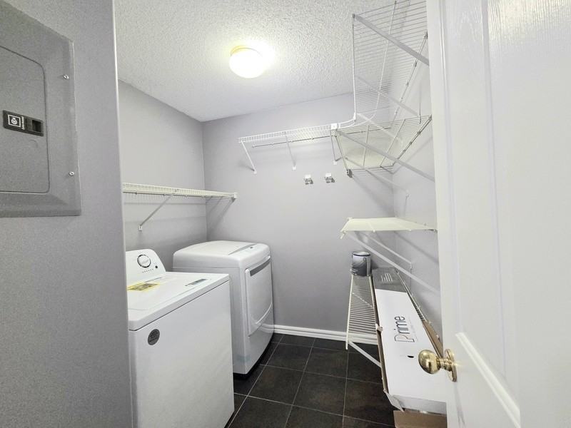 10221 111 St Nw #405 - Photo 7 of 20