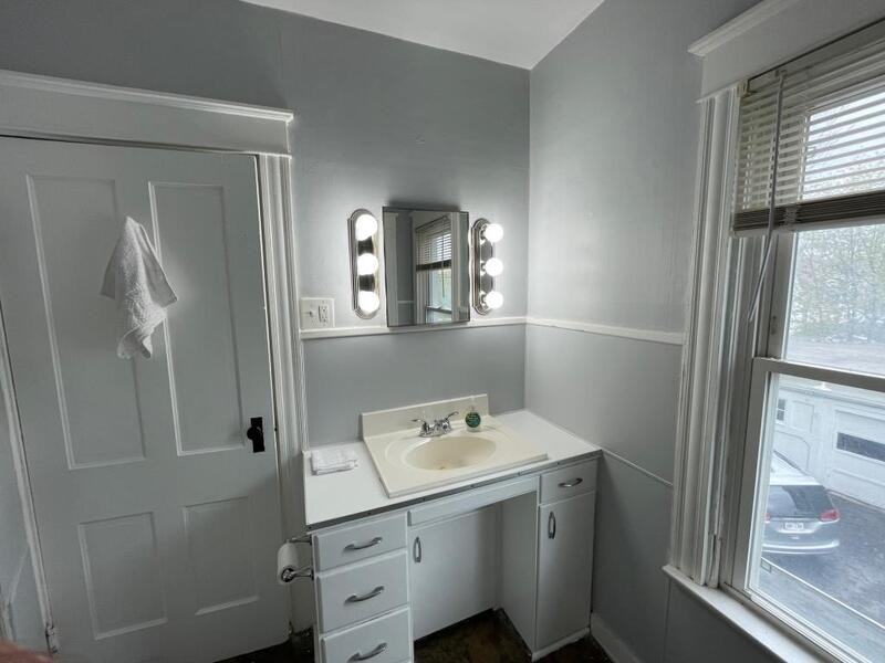 224 State St - Photo 6 of 9