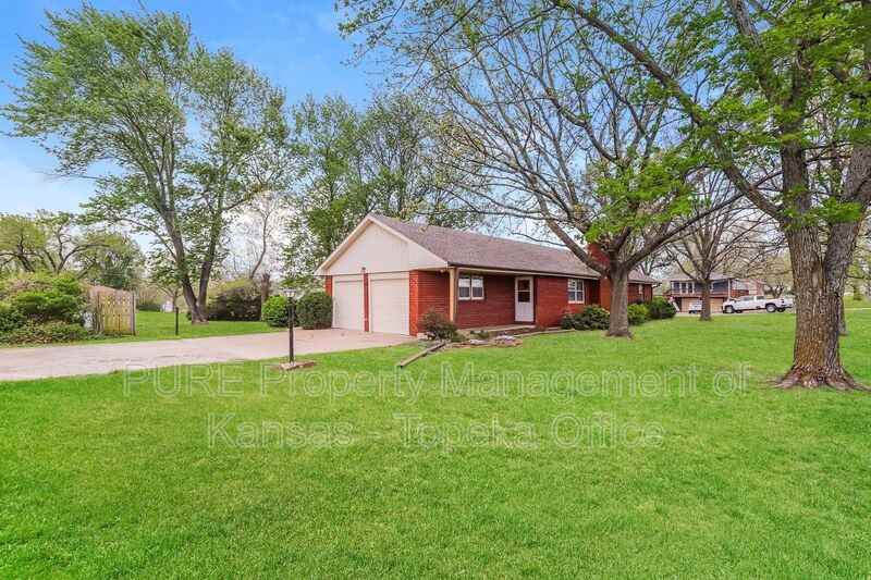 3445 Se 45th St - Photo 2 of 19