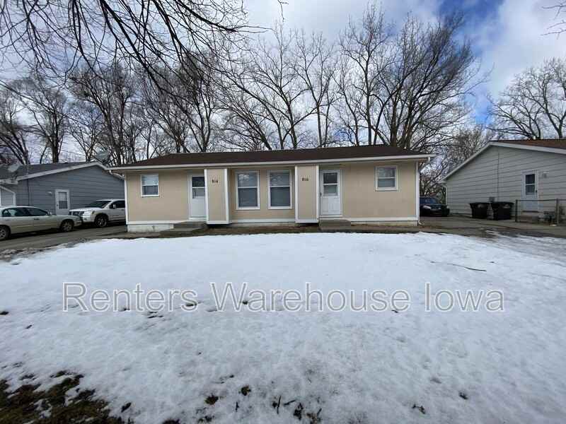 822 Hartford Ave - Photo 3 of 20