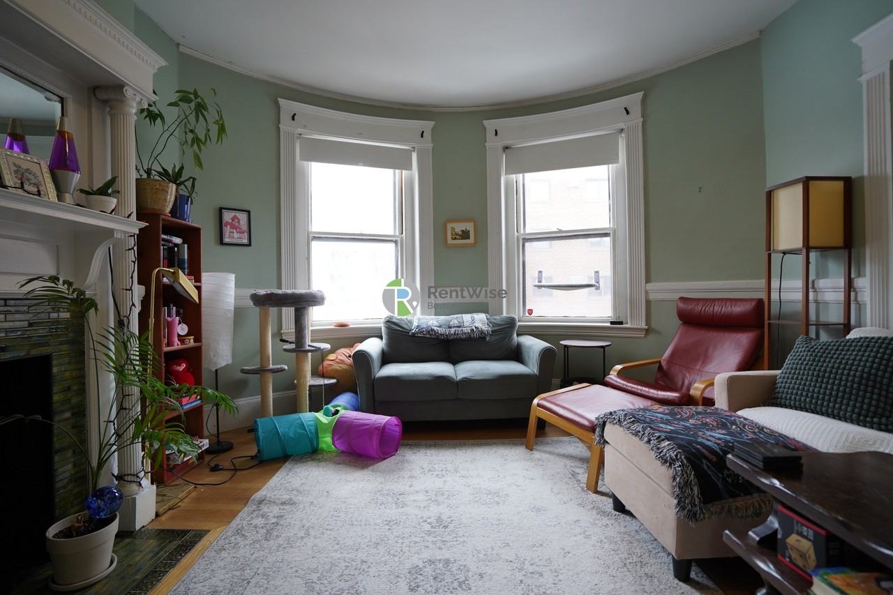 10 Foster St #2 - Photo 2 of 22