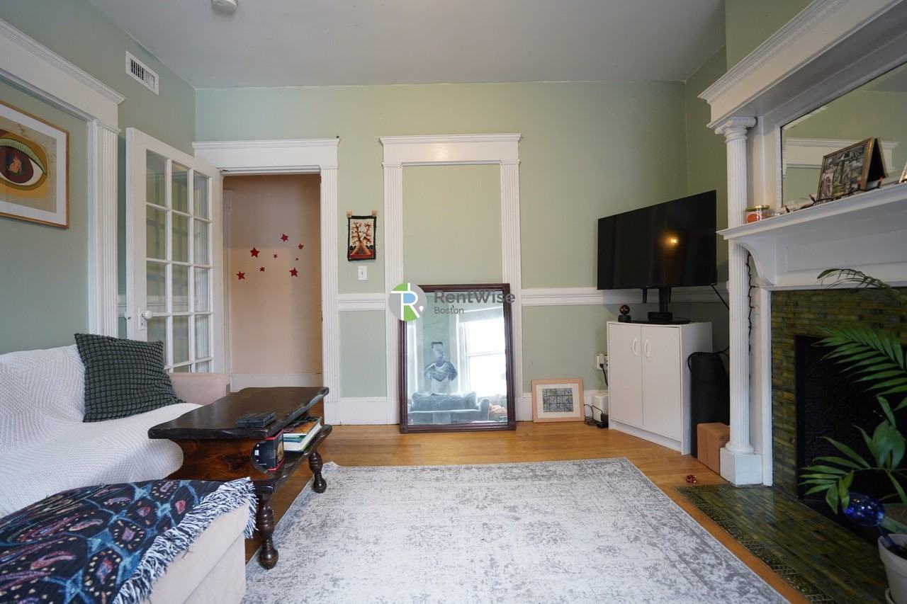 10 Foster St #2 - Photo 3 of 22