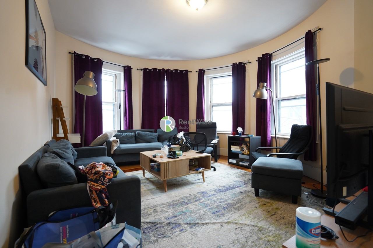 174 Harvard St #2 - Photo 2 of 19
