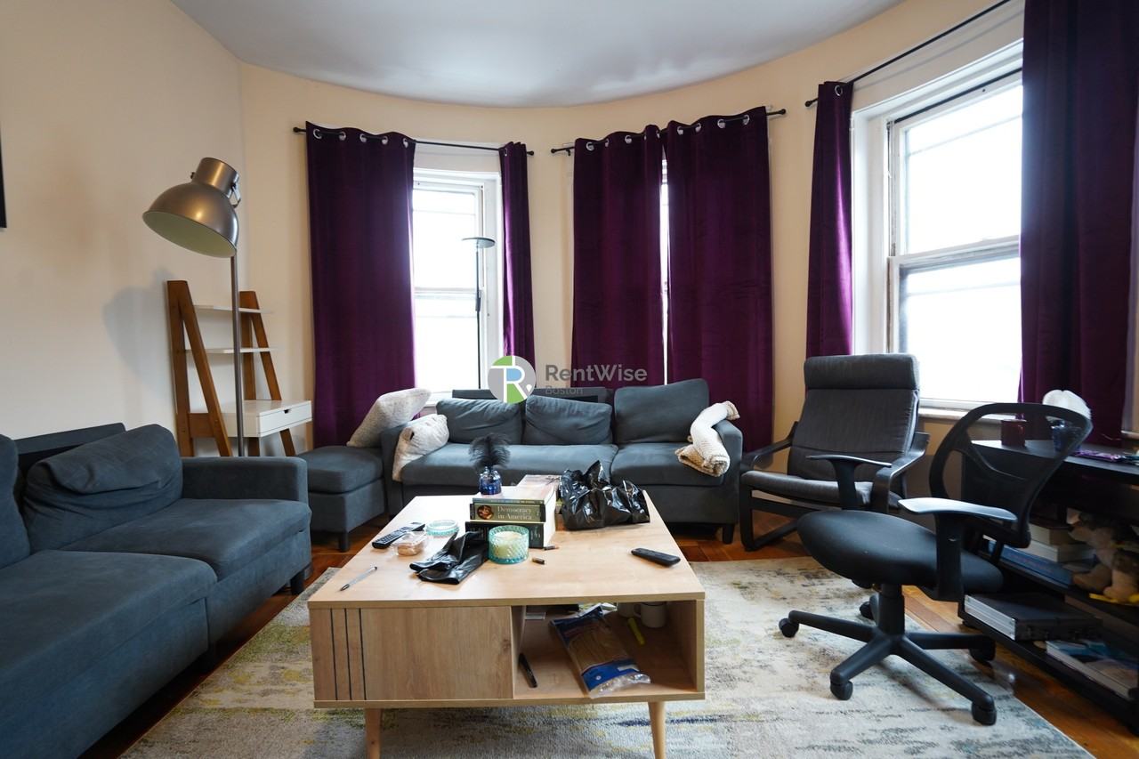 174 Harvard St #2 - Photo 4 of 19