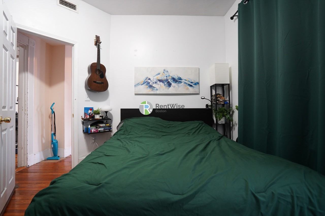 174 Harvard St #2 - Photo 6 of 19