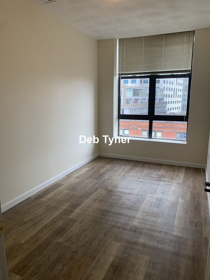 Essex St #83 - Photo 4 of 7