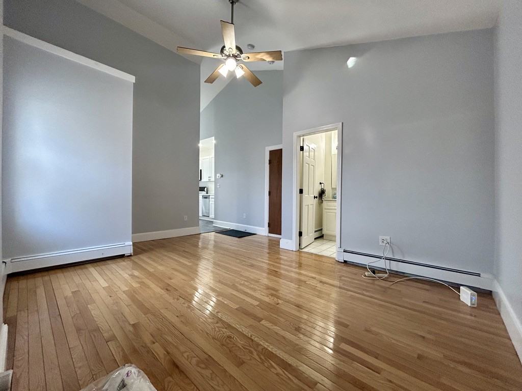 28 Maverick St #U3 - Photo 3 of 15