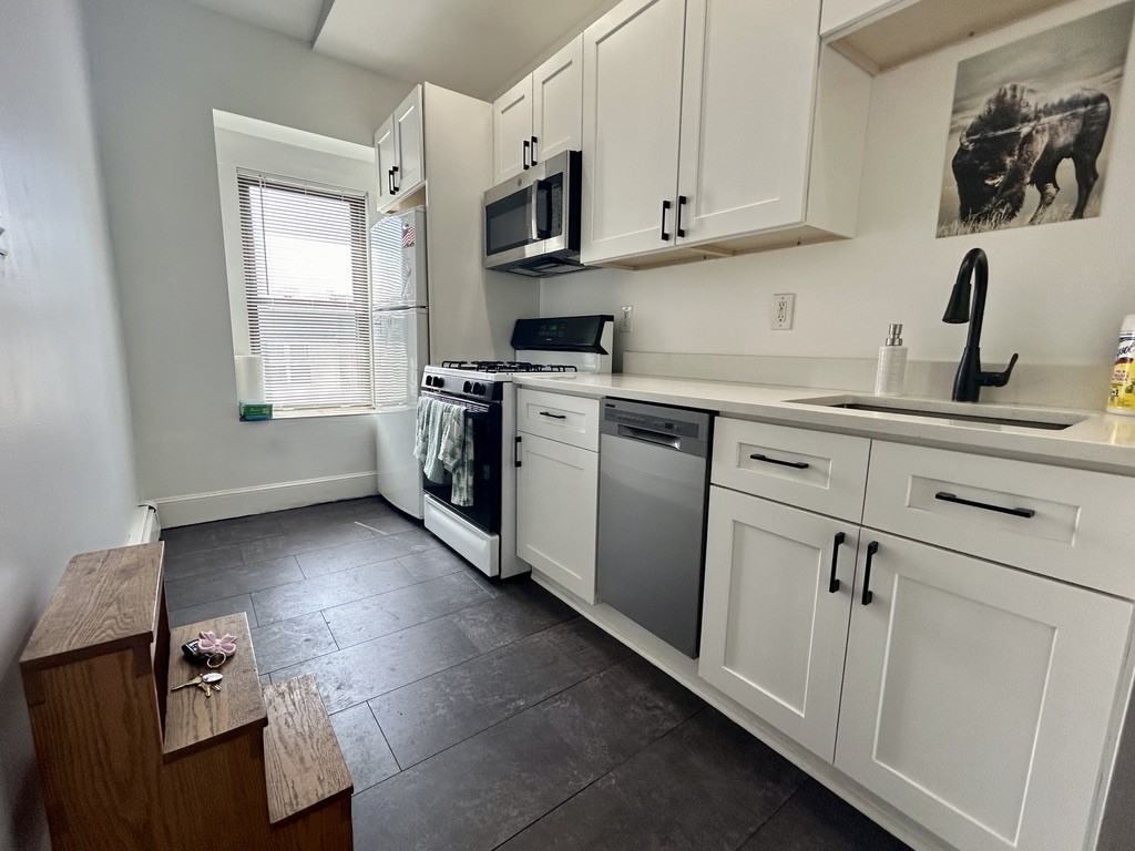 28 Maverick St #U3 - Photo 4 of 15