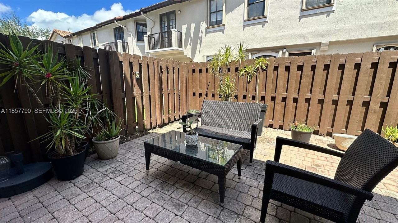 3173 Northwest 102nd Place #3173 - Photo 5 of 36