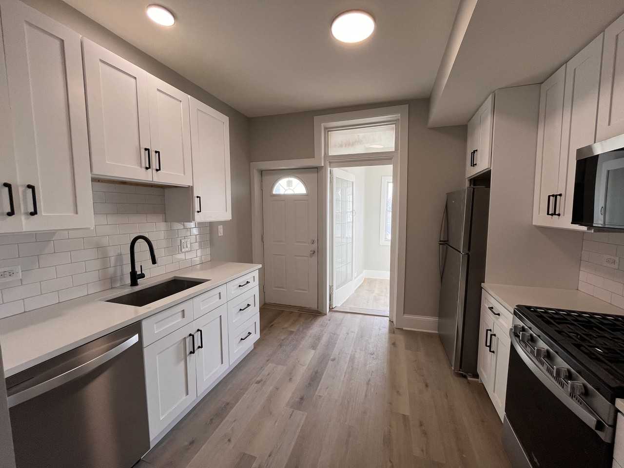 4050 N Richmond St #2 - Photo 6 of 19