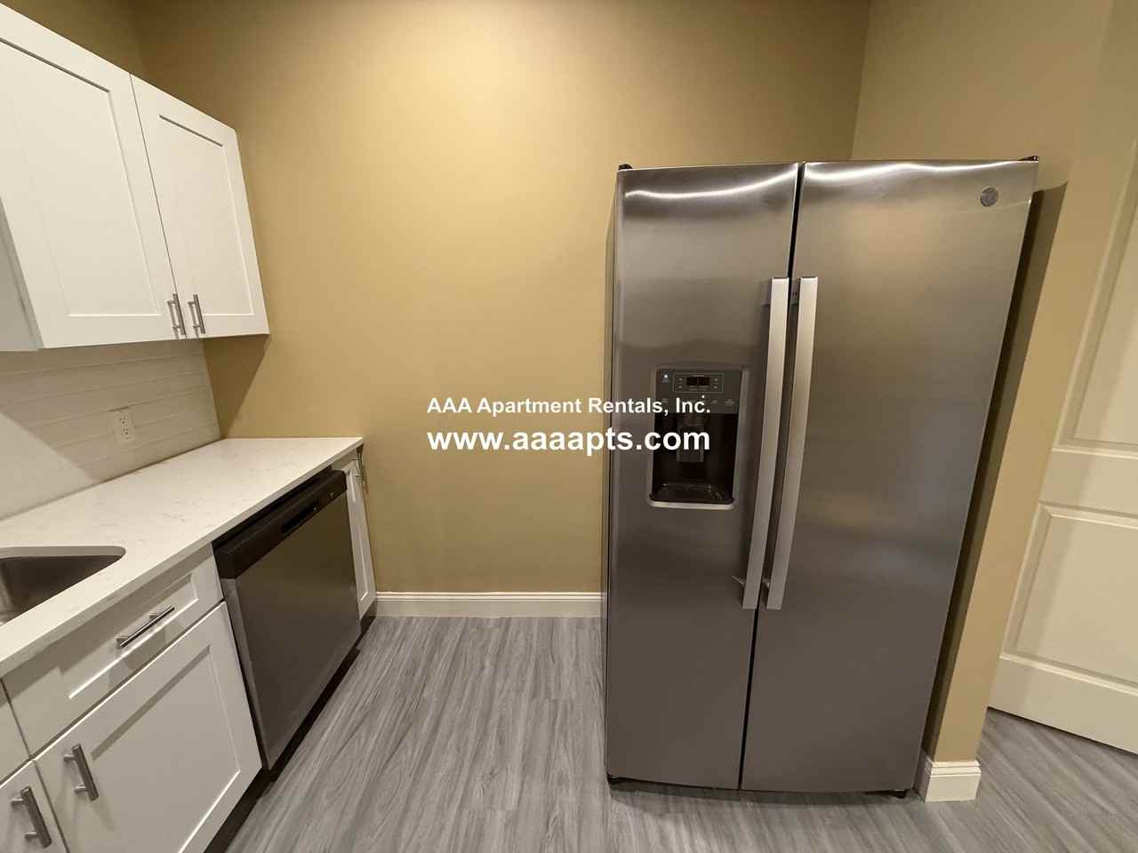 Washington Ave #17 - Photo 3 of 18