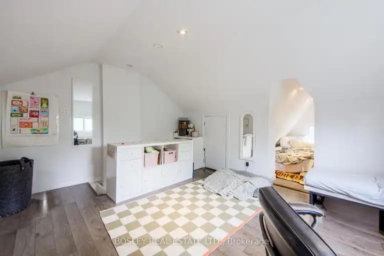 2 Dawson Ave - Photo 4 of 15