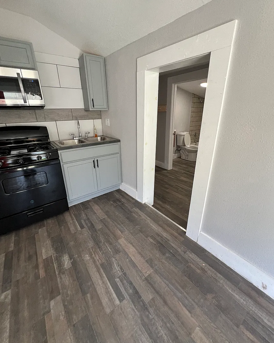 256 Vista Rd #4 - Photo 3 of 11