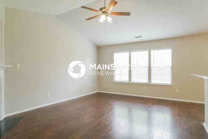 5368 Thunderidge Dr - Photo 4 of 17