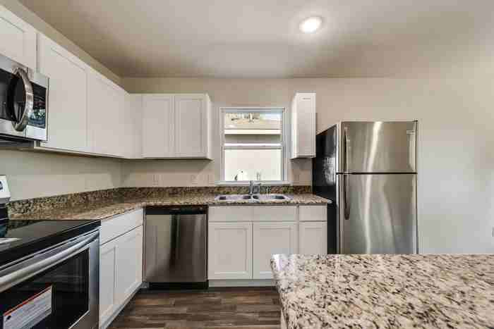 574 Morningview Dr - Photo 6 of 17