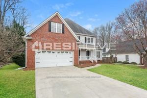 featured image of 9 Oakmont Ct