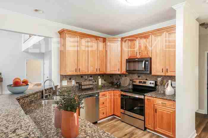 9 Oakmont Ct - Photo 2 of 19