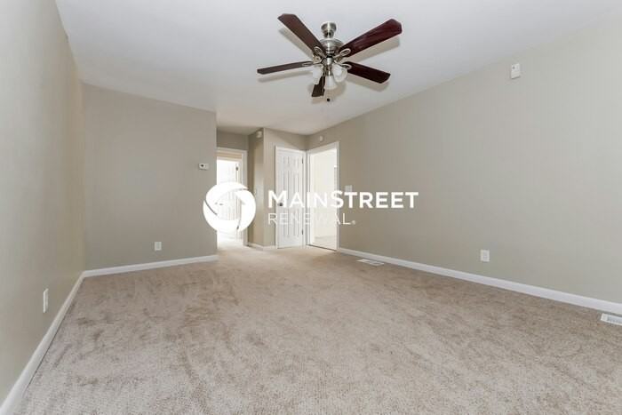 6104 Holiday Blvd - Photo 3 of 15