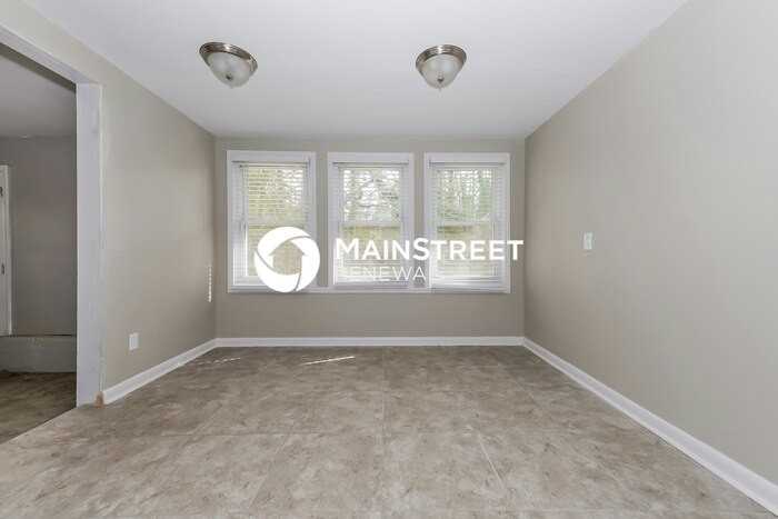 6104 Holiday Blvd - Photo 4 of 15