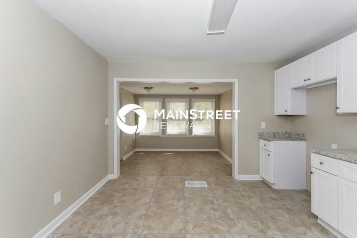 6104 Holiday Blvd - Photo 5 of 15