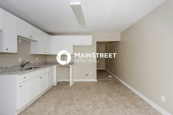 6104 Holiday Blvd - Photo 6 of 15