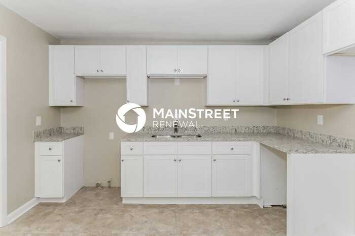 6104 Holiday Blvd - Photo 7 of 15