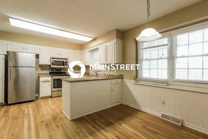 404 Meadow Ln - Photo 7 of 17