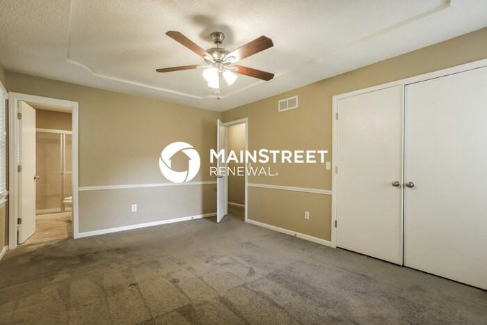404 Meadow Ln - Photo 7 of 17