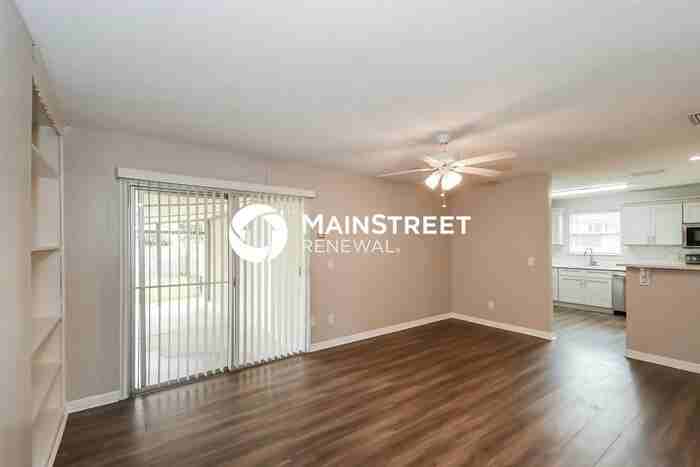 3952 Chestwood Ave - Photo 3 of 16