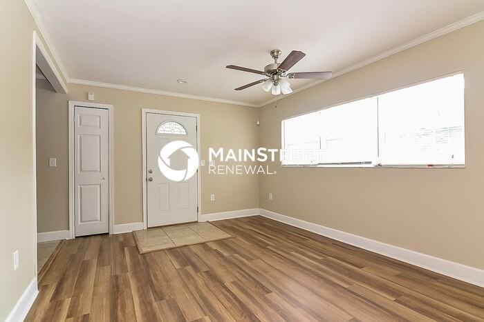 510 Longfellow Blvd - Photo 3 of 15