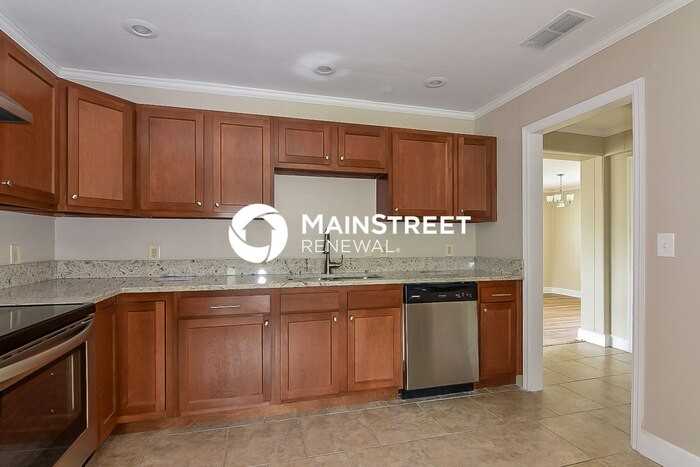 510 Longfellow Blvd - Photo 6 of 15