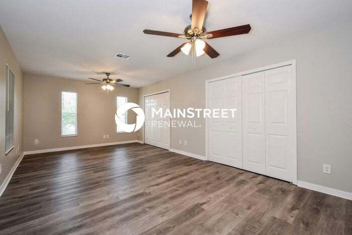 814 Crystal Ave S - Photo 3 of 16