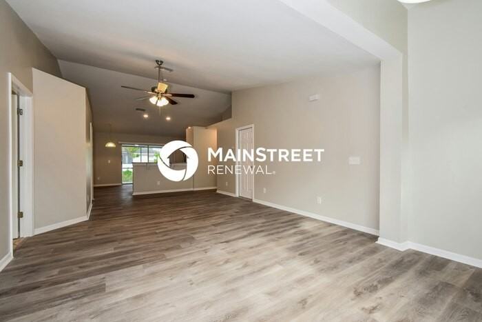 814 Crystal Ave S - Photo 4 of 16