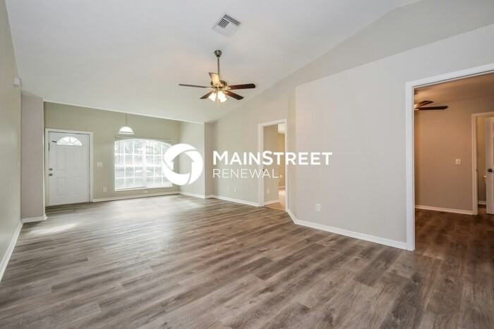 814 Crystal Ave S - Photo 5 of 16