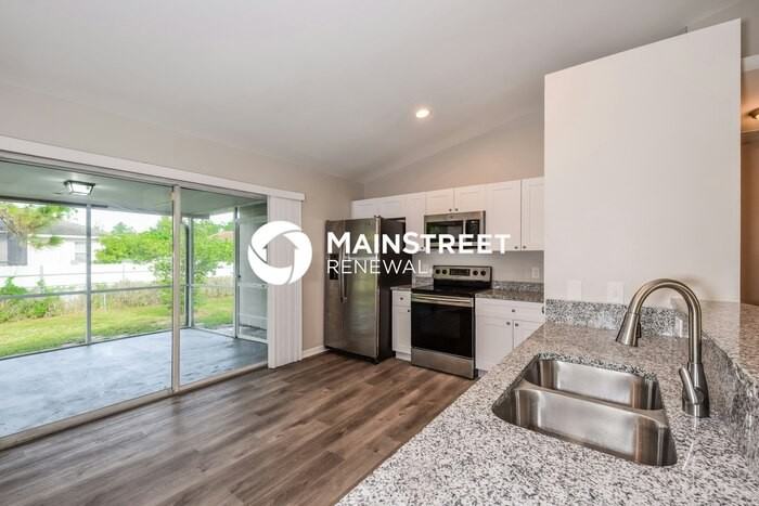 814 Crystal Ave S - Photo 7 of 16